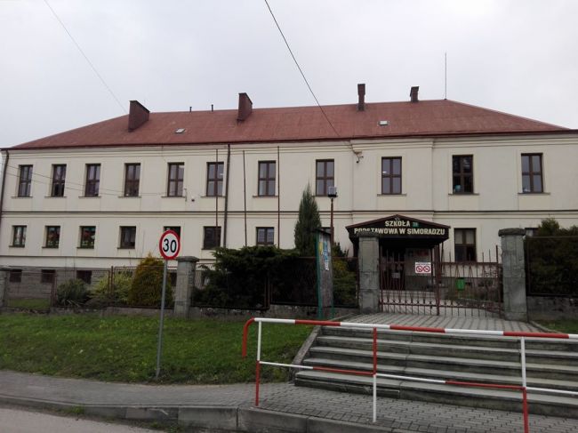 Szkoła Podstawowa w Dębowcu Filia z oddziałami przedszkolnymi w Simoradzu